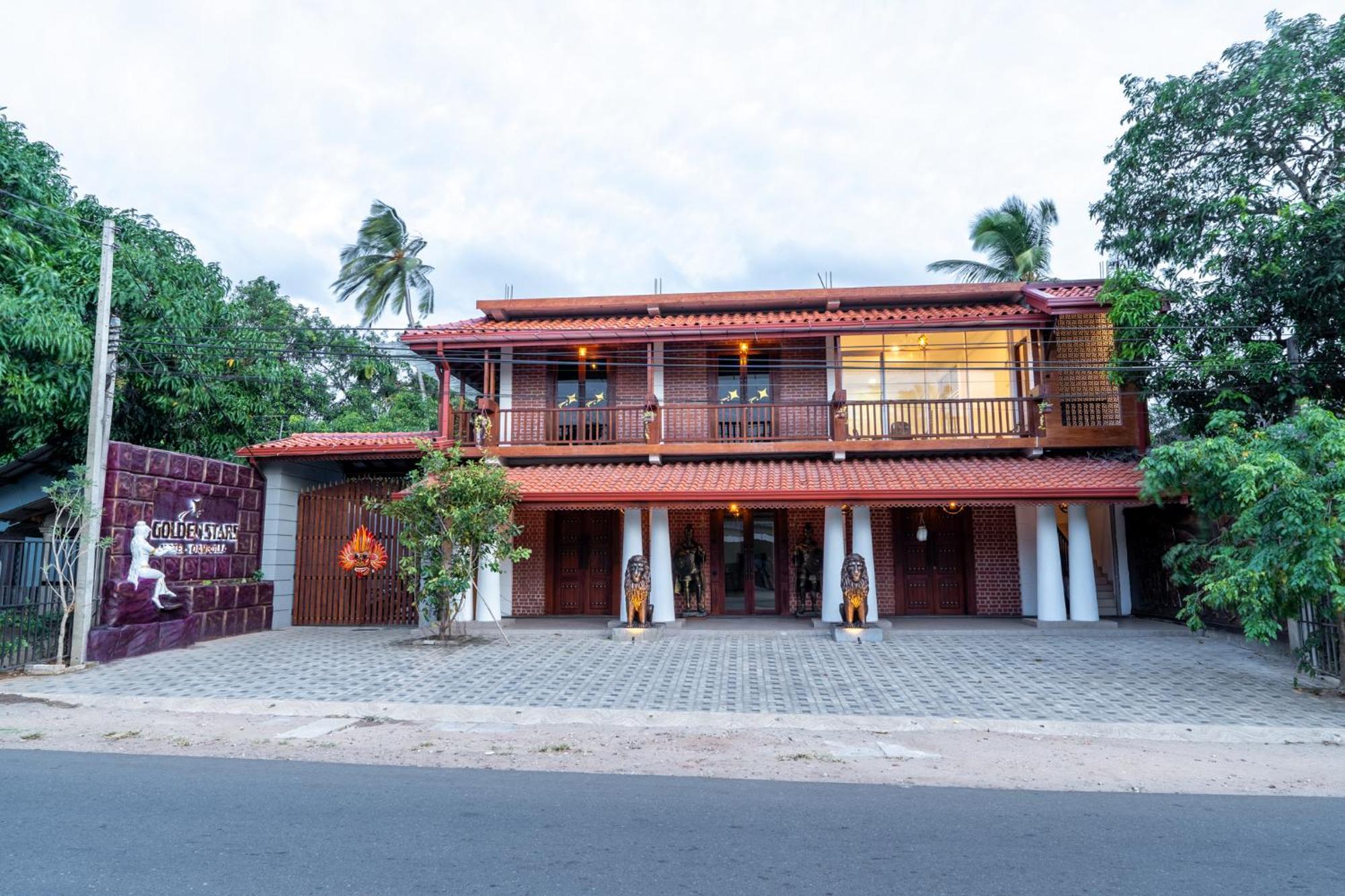 Golden Stars Hotel 丹不拉 外观 照片
