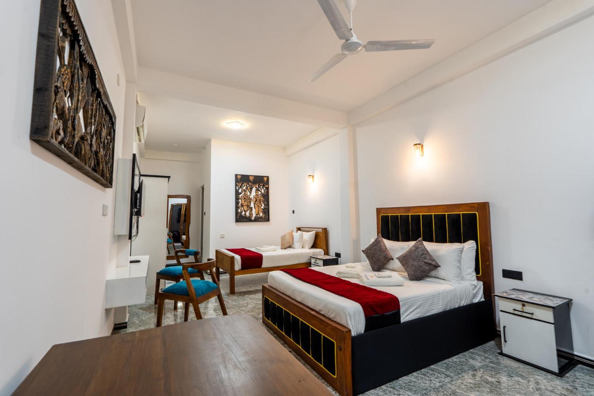 Golden Stars Hotel 丹不拉 外观 照片