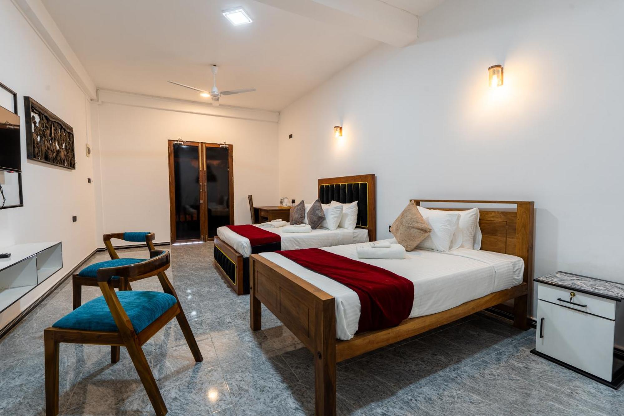 Golden Stars Hotel 丹不拉 外观 照片