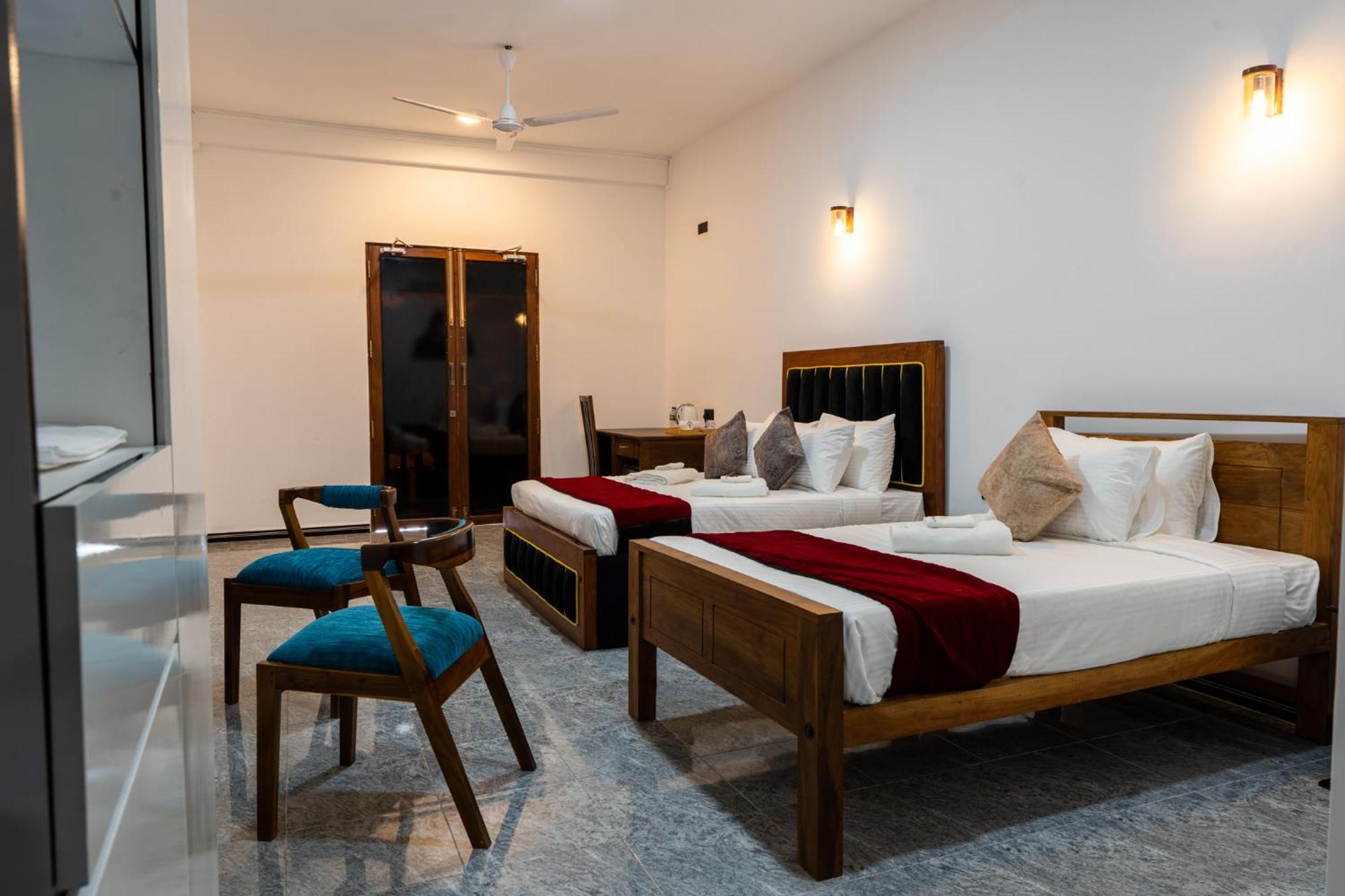 Golden Stars Hotel 丹不拉 外观 照片