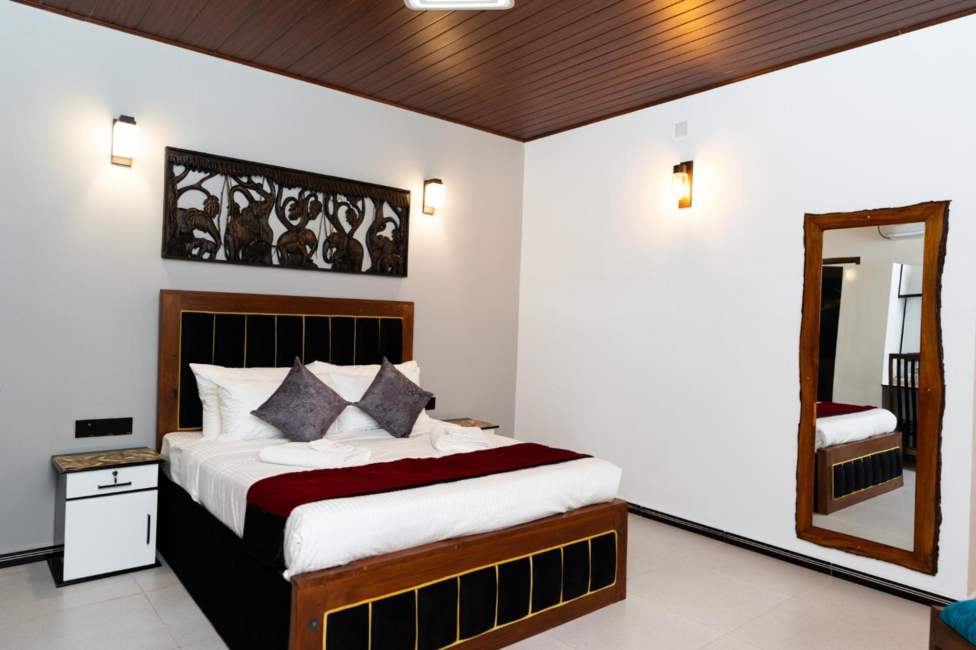 Golden Stars Hotel 丹不拉 外观 照片