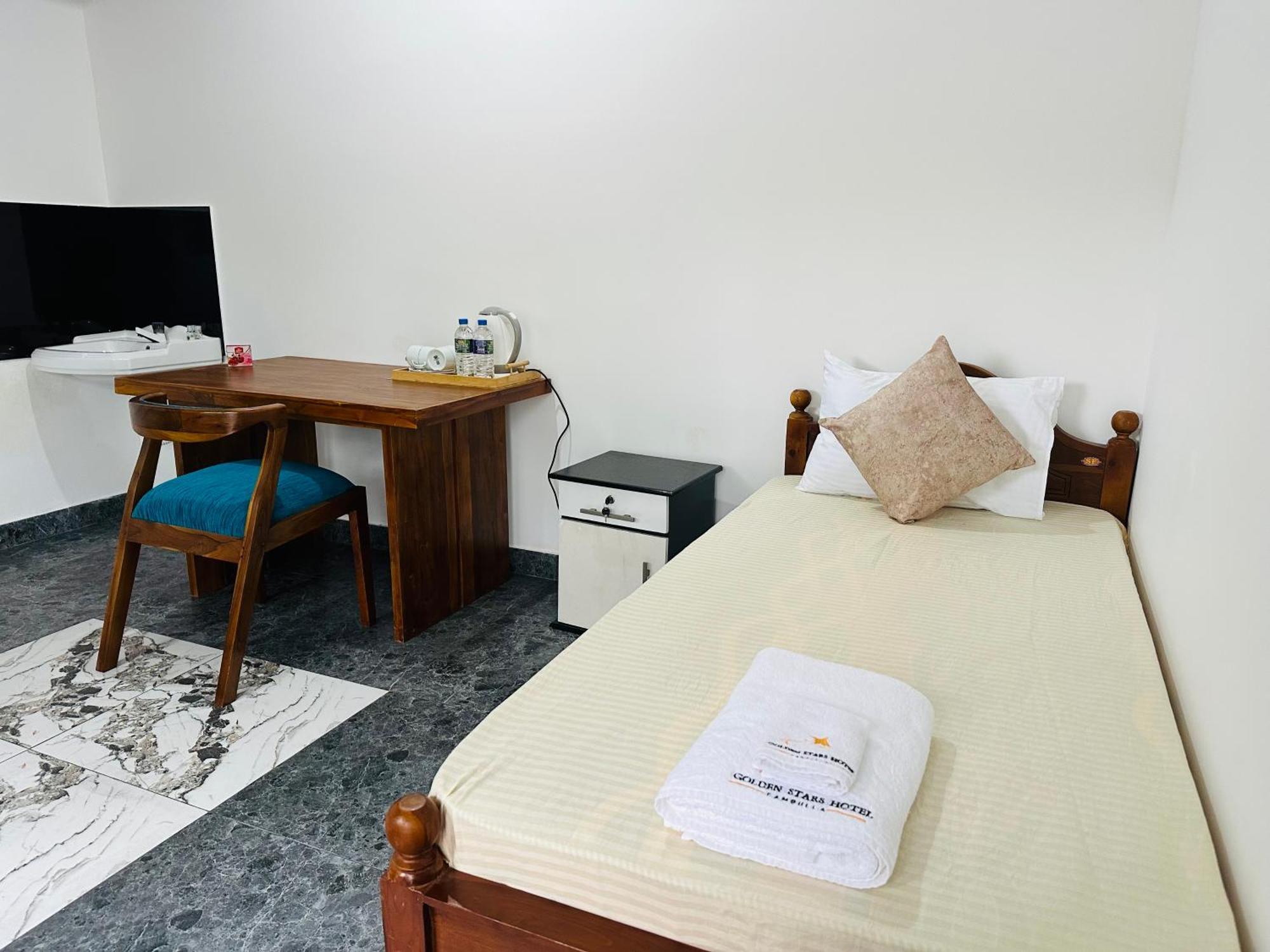 Golden Stars Hotel 丹不拉 外观 照片