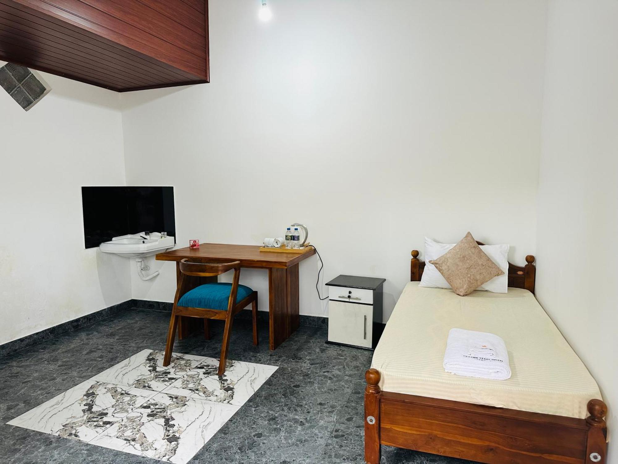 Golden Stars Hotel 丹不拉 外观 照片