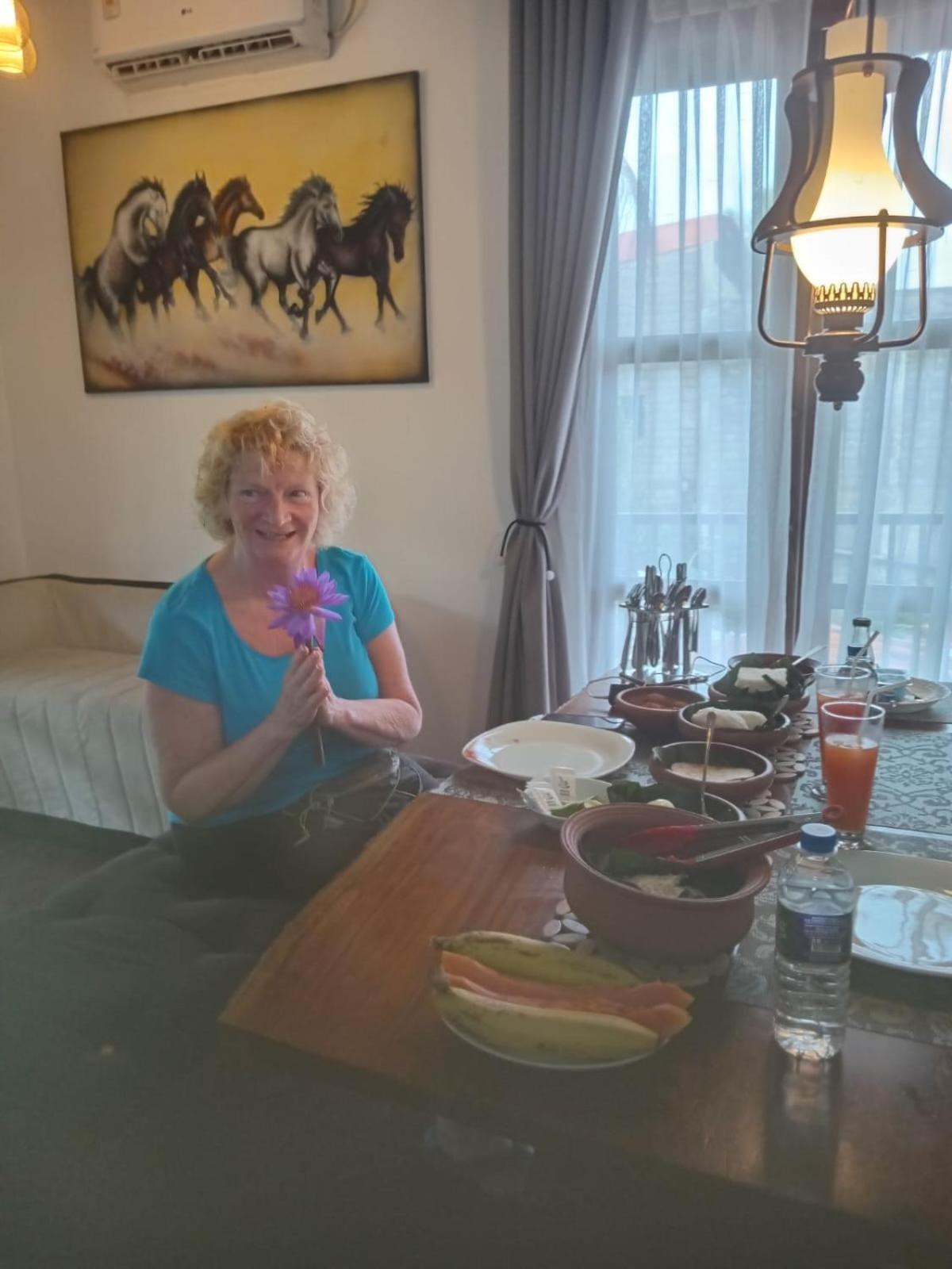 Golden Stars Hotel 丹不拉 外观 照片